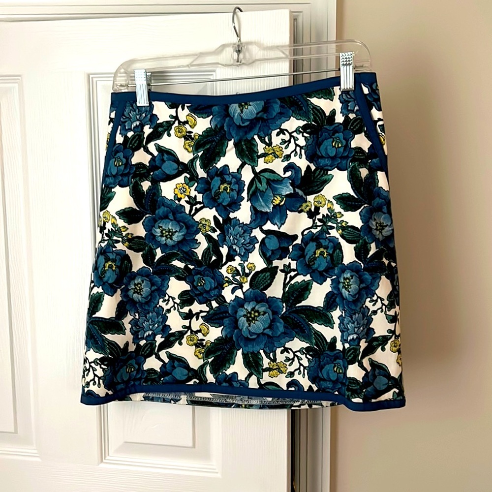 EUC ANN TAYLOR LOFT PETITE SIZE 6 SKIRT